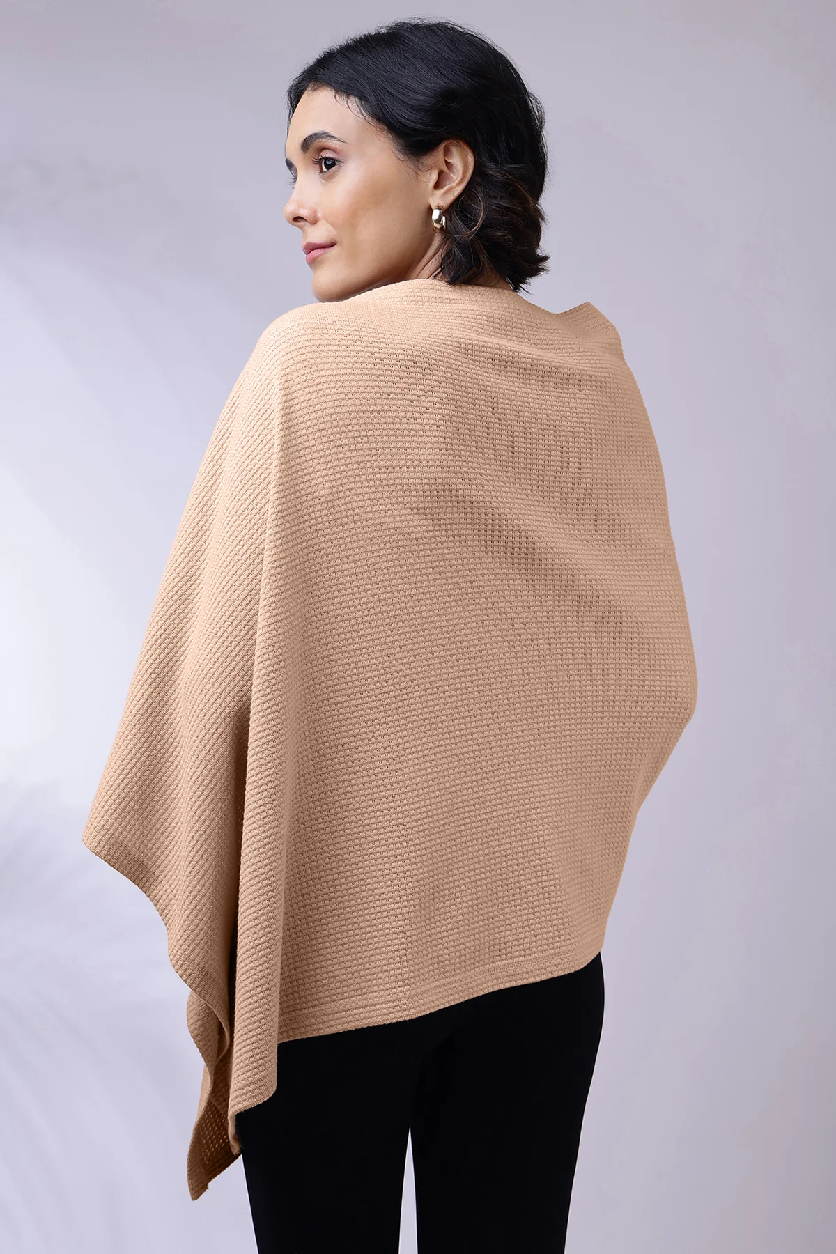 Amara Nursing Cover - Champagne - Image 10