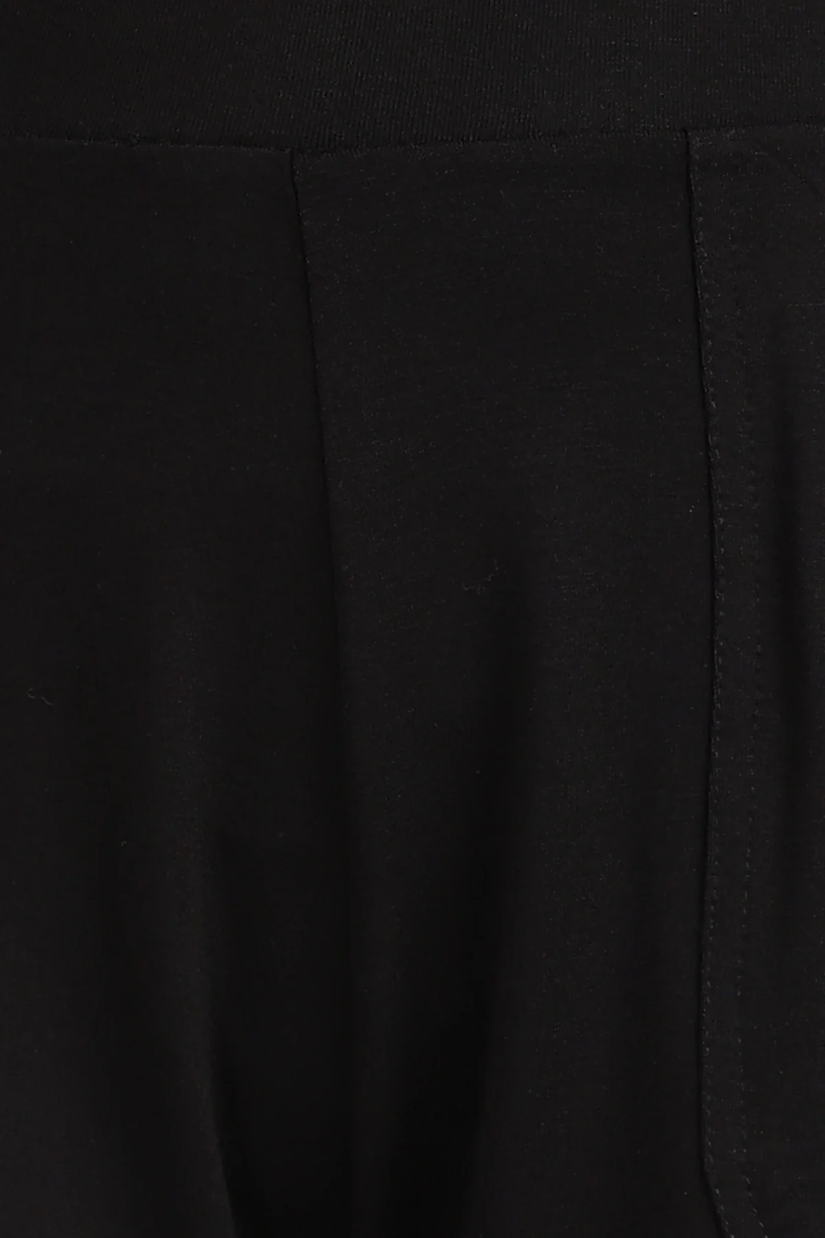 Black Mid-Rise Maternity Shorts (Pregnancy & Postpartum) - Image 7
