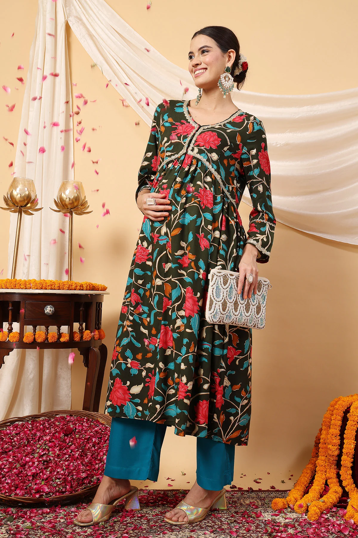 Bottle Green Zipless Feeding Maternity Suit Set - Image 5
