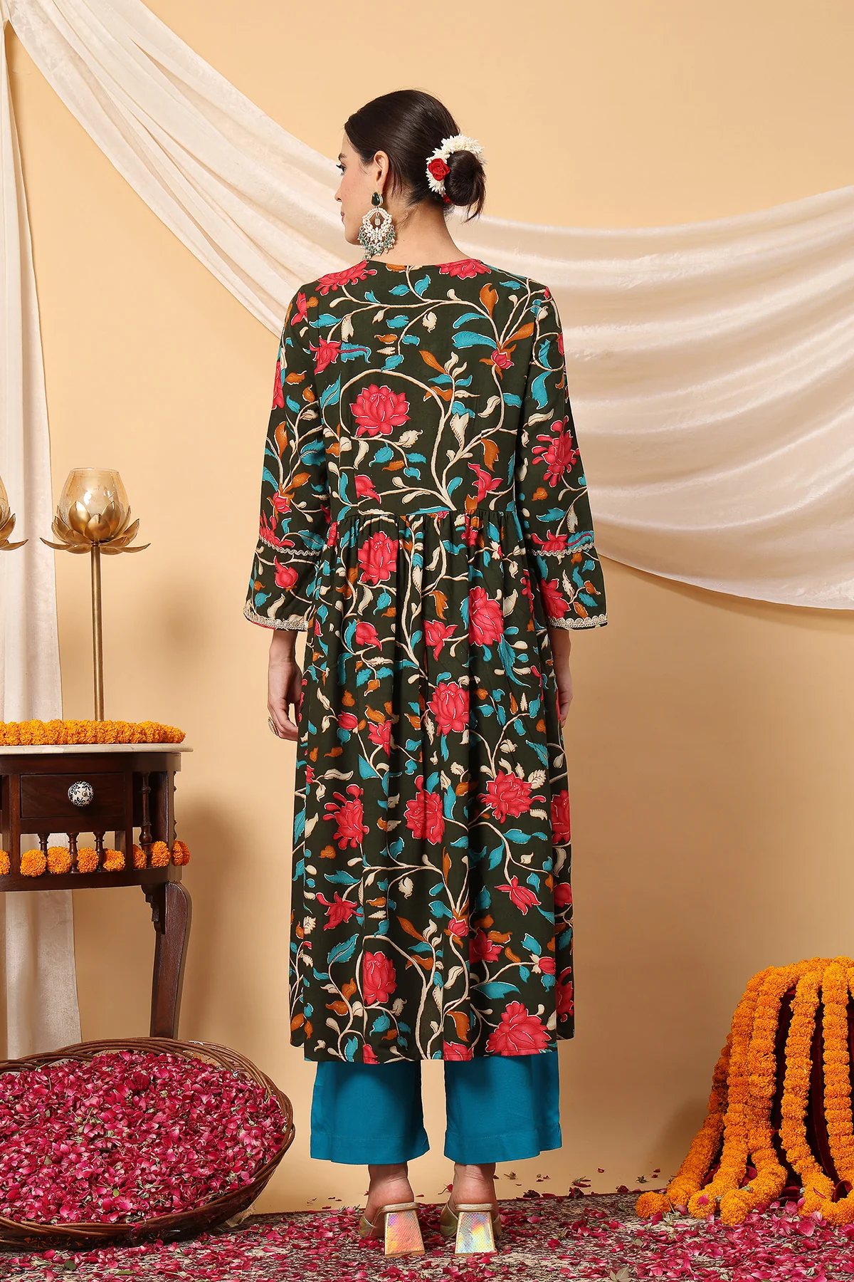 Bottle Green Zipless Feeding Maternity Suit Set - Image 6