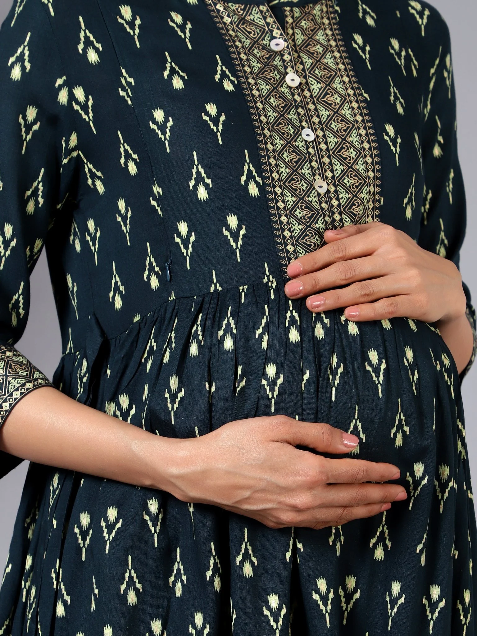 Evergreen Elegance Maternity Dress with Pocket - Image 3