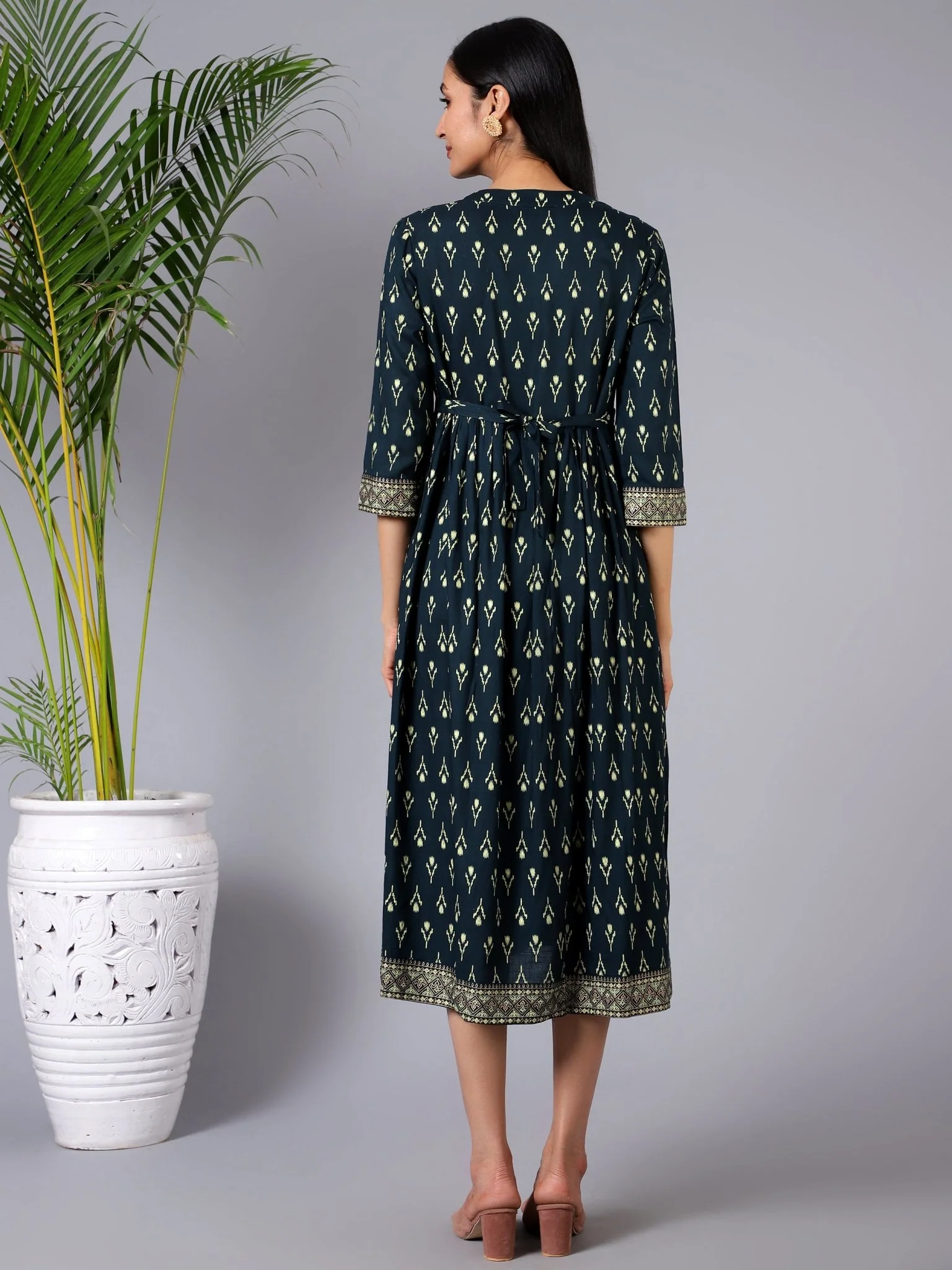 Evergreen Elegance Maternity Dress with Pocket - Image 4