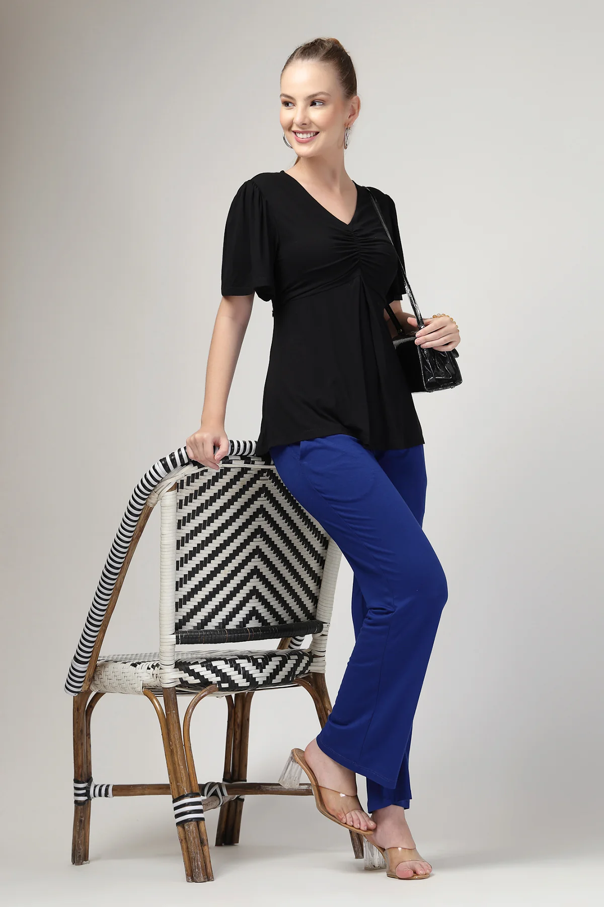 Feeding top with in-built bra - Black - Image 4