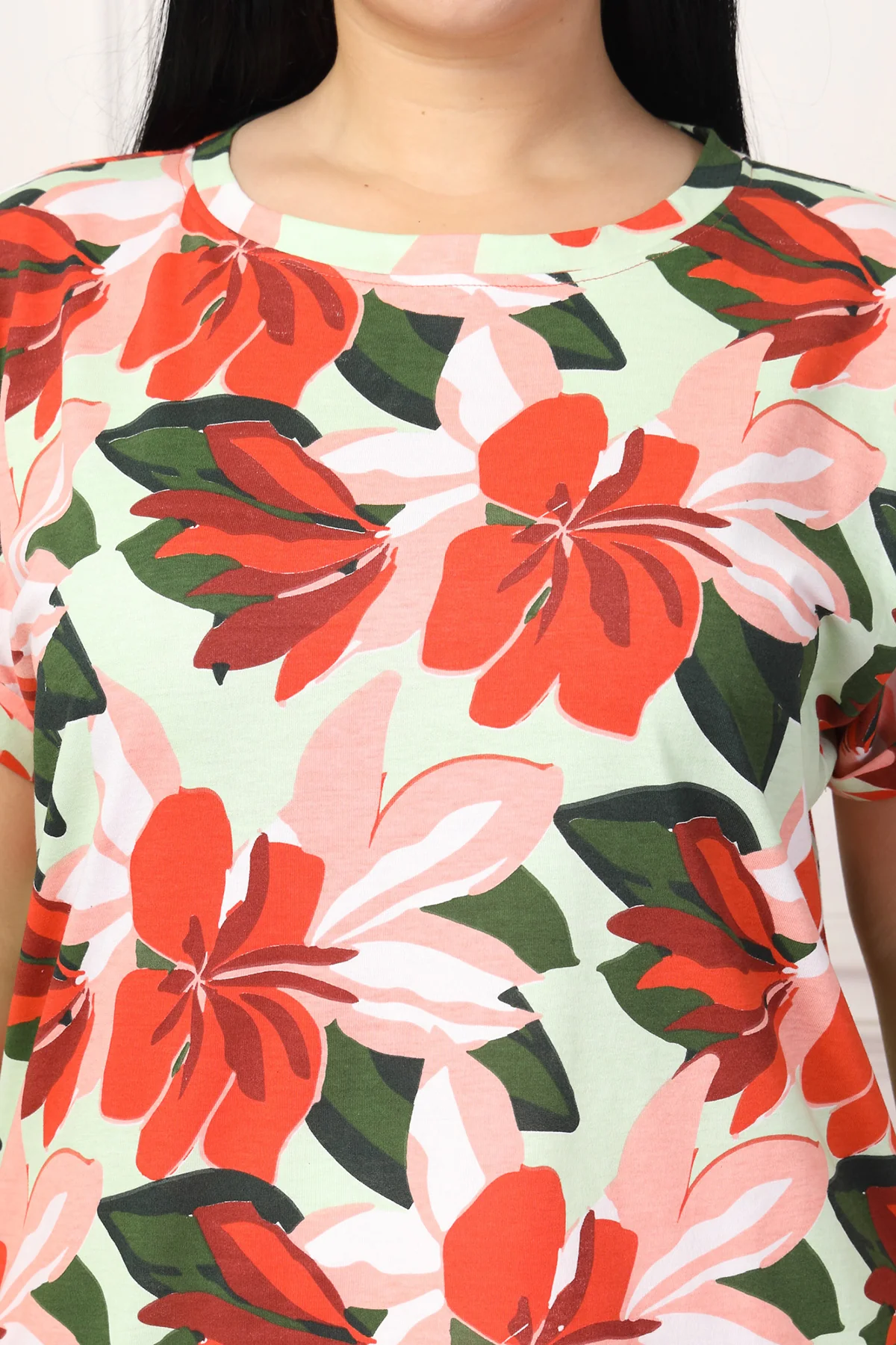 Fresh Floral Delight Maternity Zipless Feeding Top - Image 2