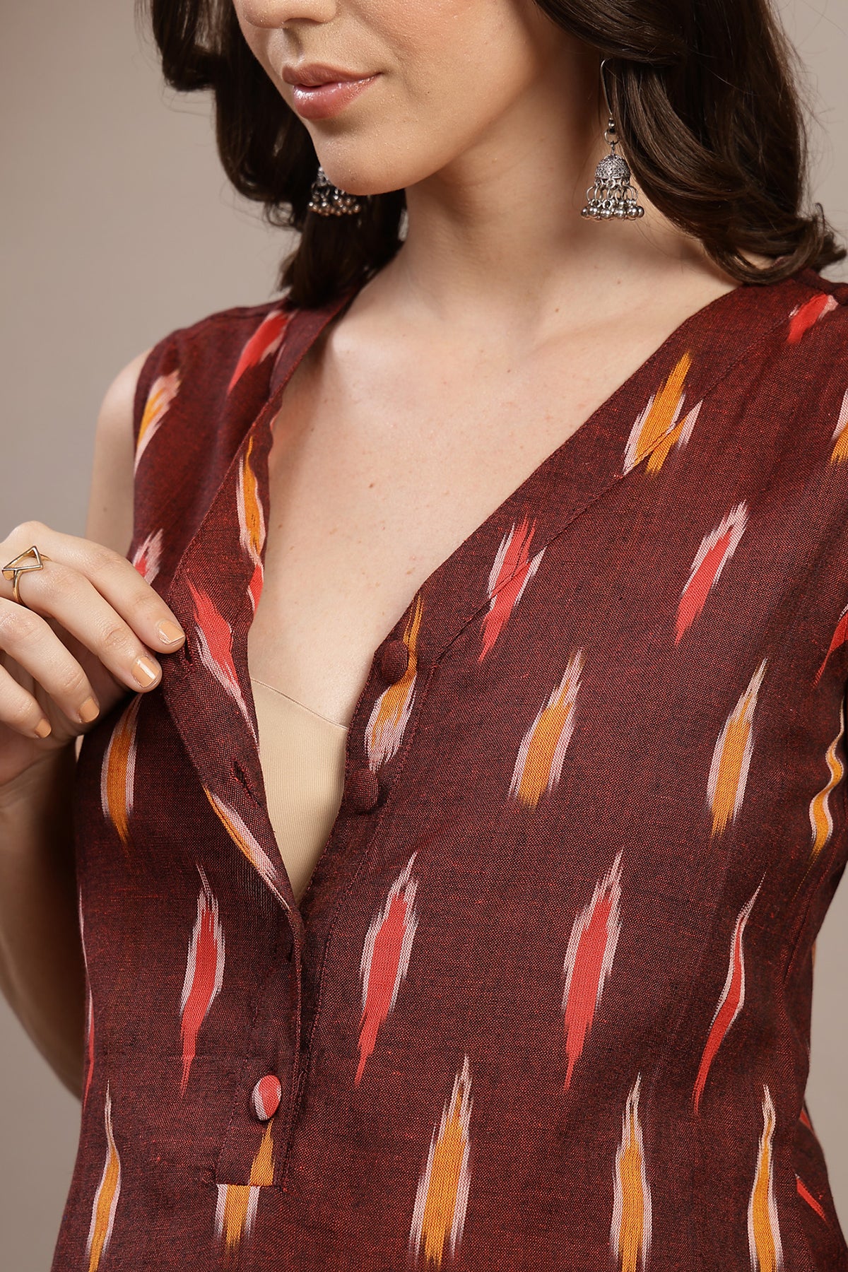 Ikat V-Neck Zipless Feeding Sleeveless Maternity Kurta - Maroon - Image 2