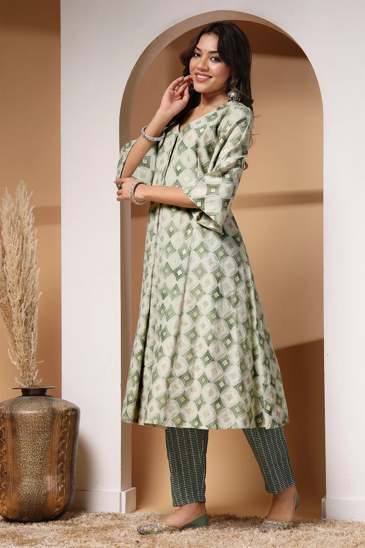 Light Green Gold Foil Print Zipless Feeding Kurta Pant Set - Image 7