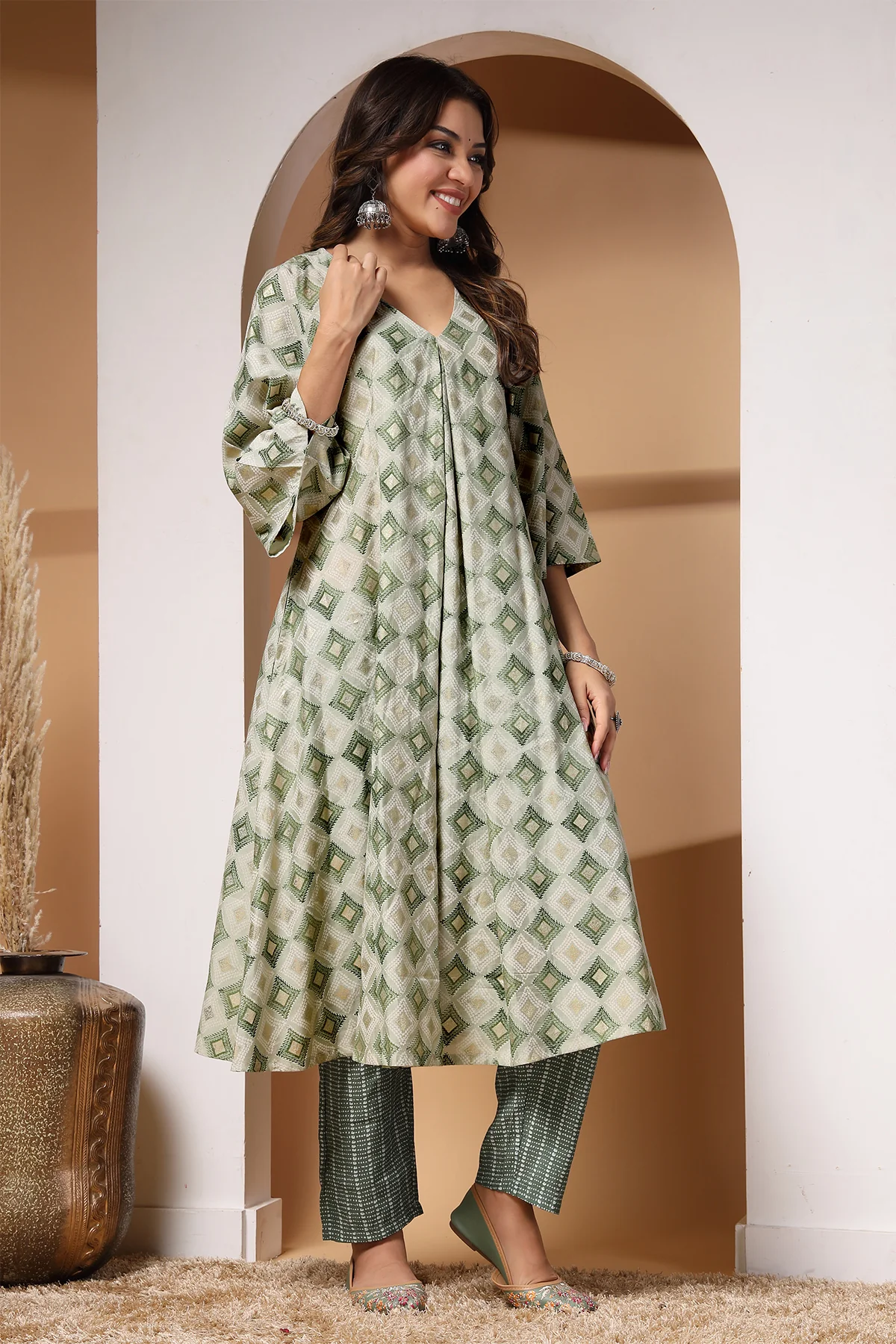 Light Green Gold Foil Print Zipless Feeding Kurta Pant Set - Image 8