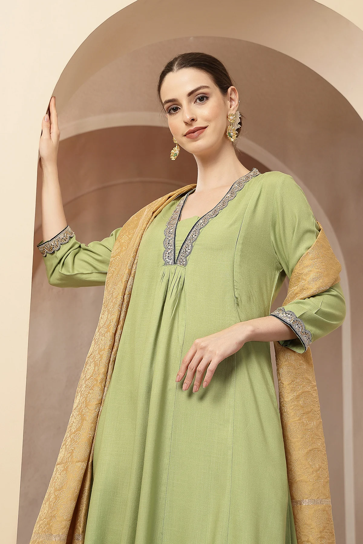 Maternity Concealed Zip Feeding Kurta Set with Dupatta - Parrot Green - Image 10