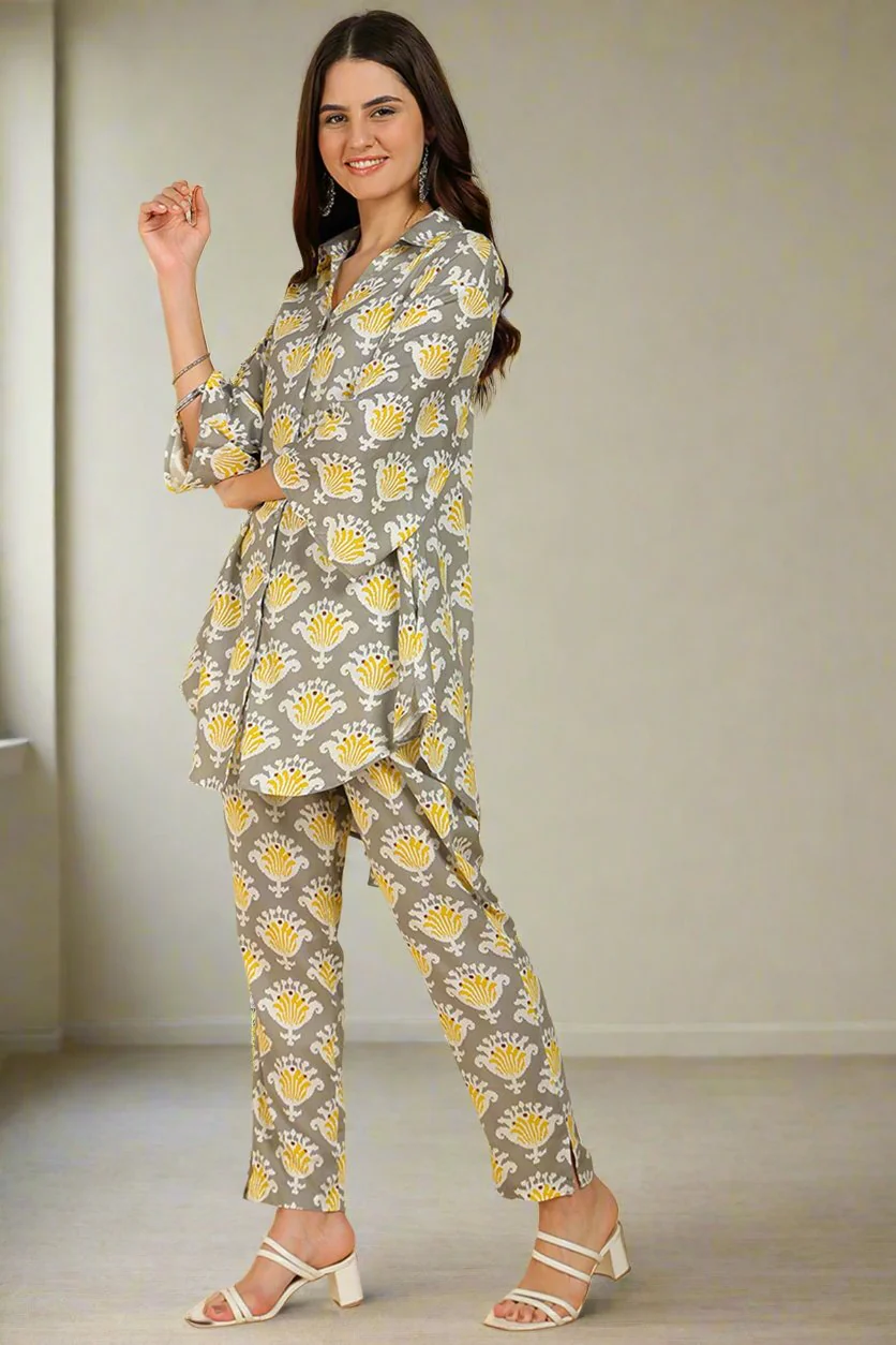 Multicolor Printed Maternity Co-ord Set with Zipless Feeding - Image 7