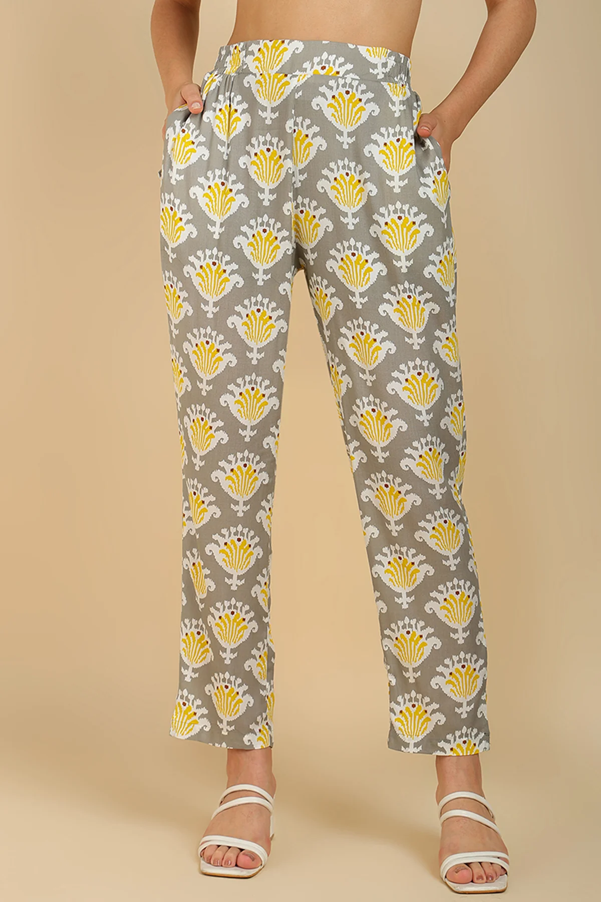 Multicolor Printed Maternity Co-ord Set with Zipless Feeding - Image 8