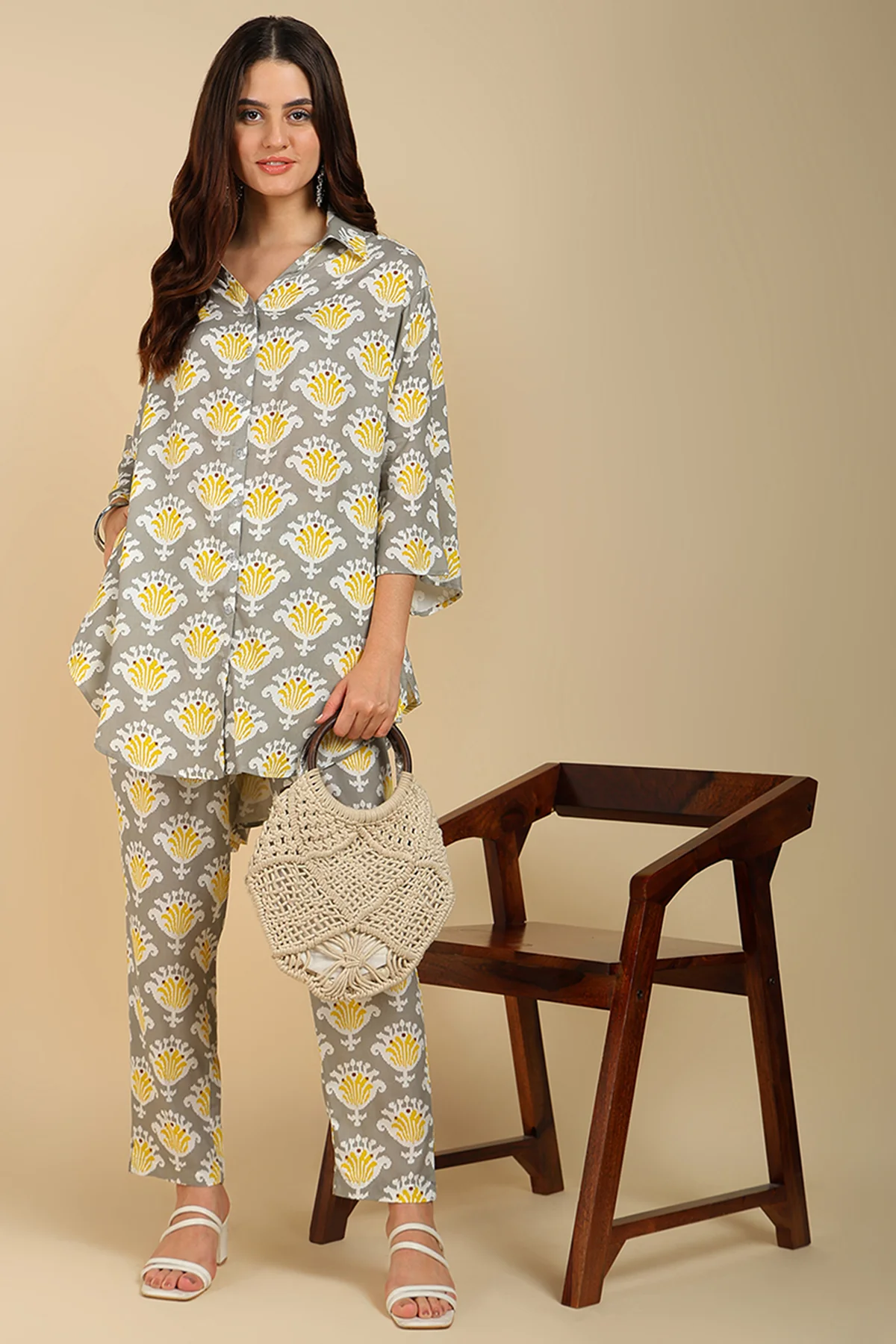 Multicolor Printed Maternity Co-ord Set with Zipless Feeding - Image 9