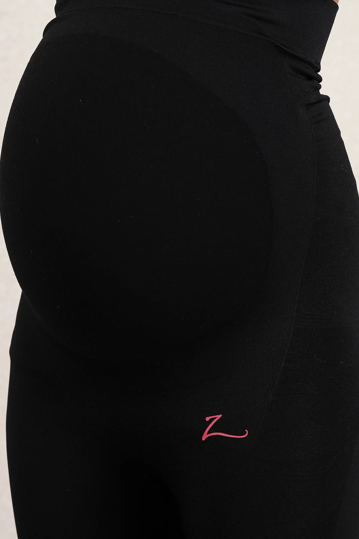 Seamless Adaptable Bump Support Black Floral Jacquard Maternity Legging - Image 6