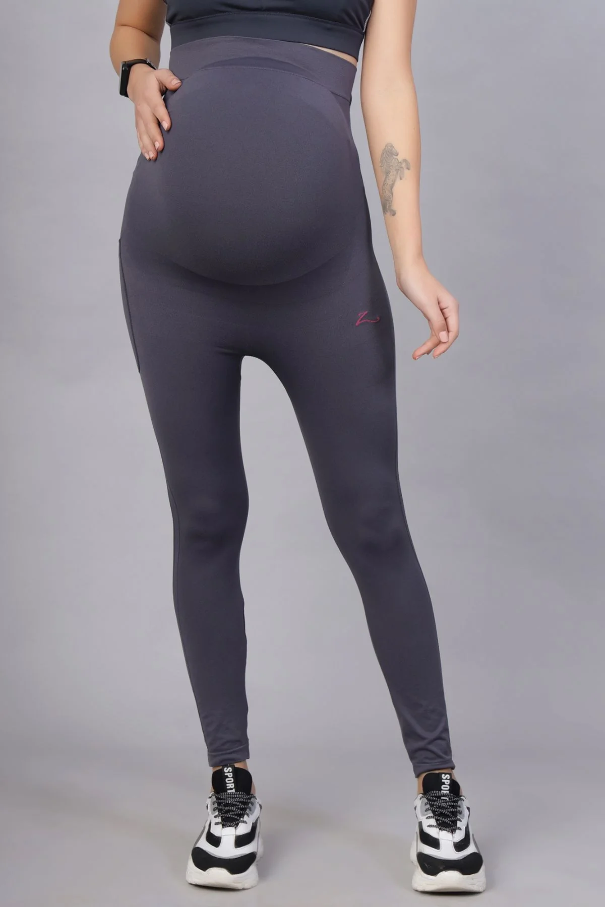 Seamless Adaptable Bump Support Grey Maternity Leggings - Image 7