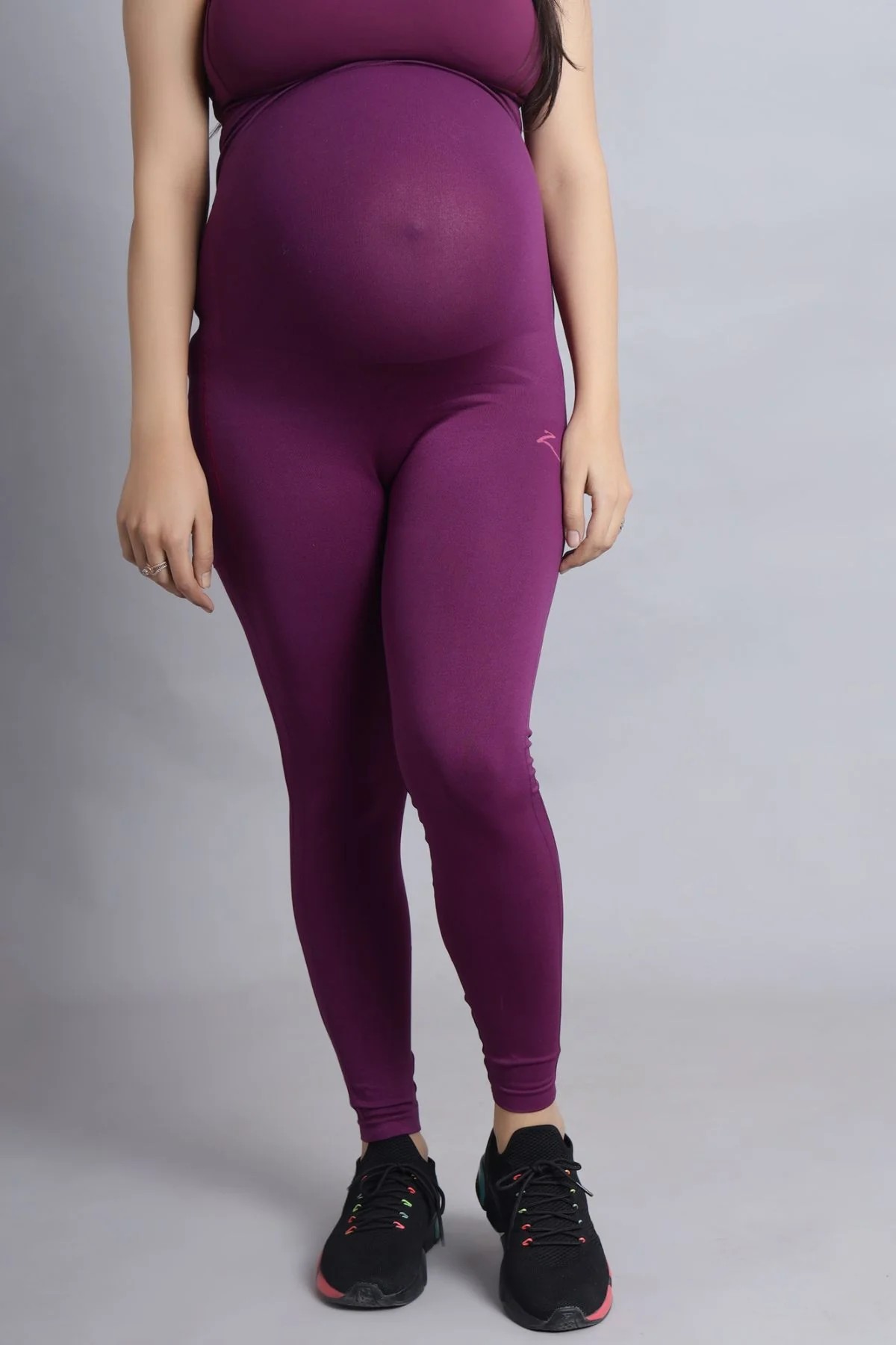 Seamless Adaptable Bump Support Wine Maternity Leggings - Image 6