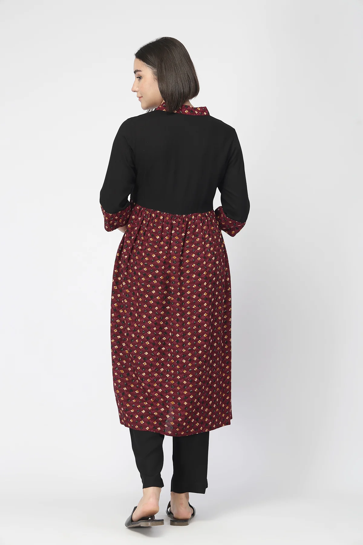 Maternity Zipless Feeding Kurta Set -Black & Maroon - Image 3