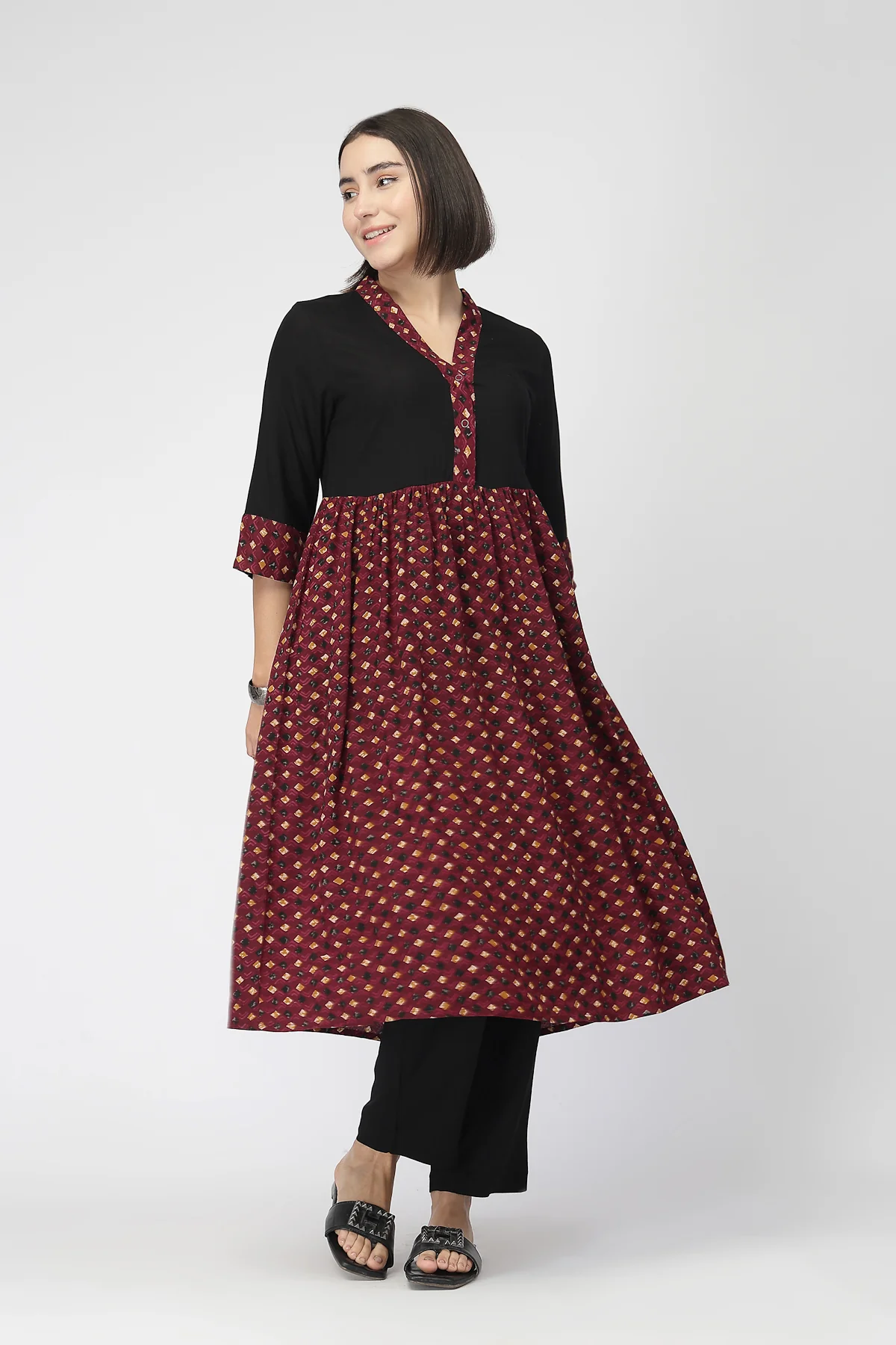 Maternity Zipless Feeding Kurta Set -Black & Maroon - Image 4