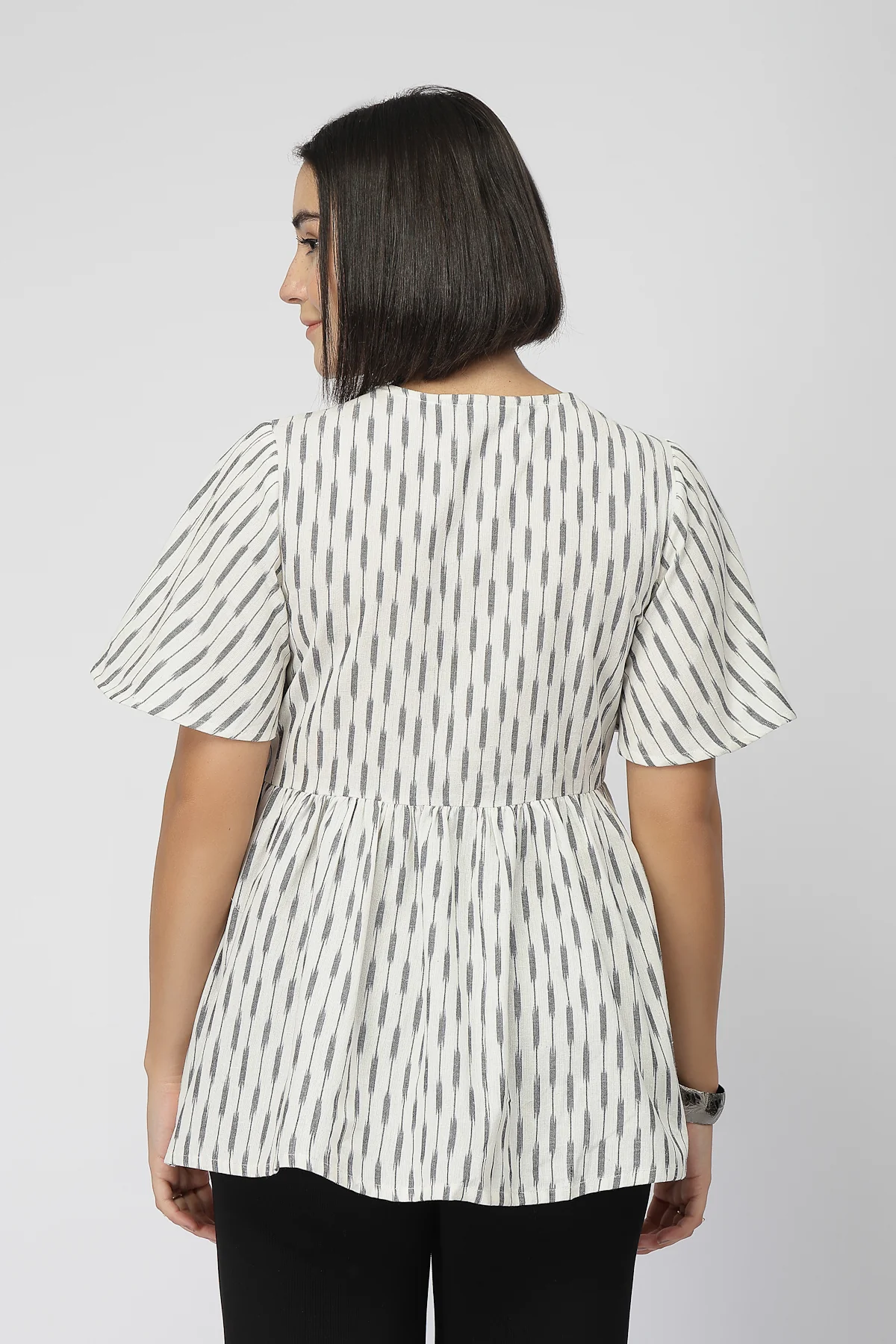 Fine Ikat Maternity Gathered Top with Zip - Off White - Image 3